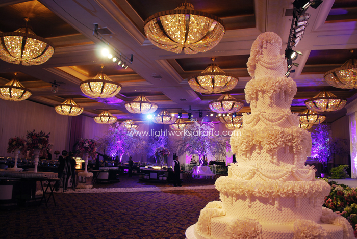 Erwin & Viksi's Wedding ; Lili Vicky Decoration ; Located in The Grand Ballroom Hotel Mulia; Lighting by Lightworks