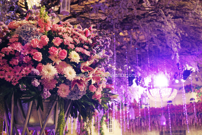 Roger & Benita's Wedding ; Decoration by Suryanto Decoration ; Located in Grand Ballroom Hotel Mulia ; Lighting by Lightworks