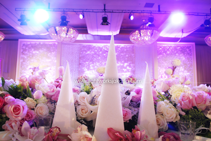 Vinsen & Christine's Wedding ; Decoration by Elssy Design ; Located in The Grand Ballroom Hotel Mulia; Lighting by Lightworks