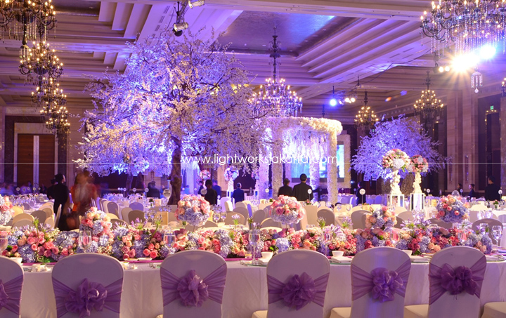 Allen & Isabella's Wedding ; Decorated by Grasida Decoration; Located in Grand Ballroom Kempinski; Lighting by Lightworks