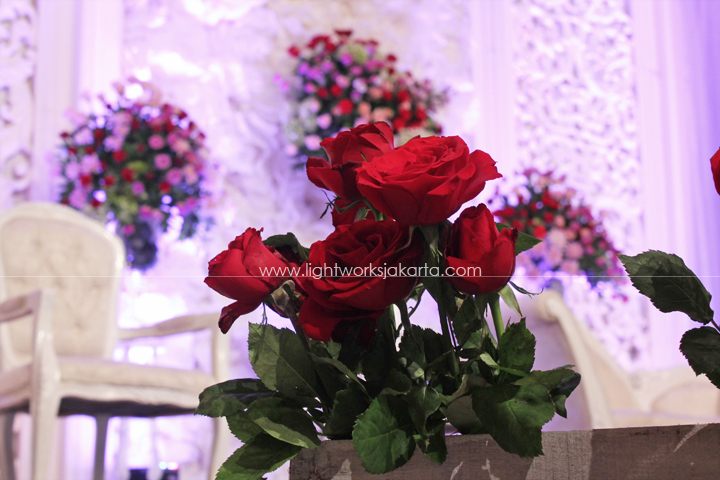 Suhendri & Agnes' Wedding ; Decorated by Abby Decor ; Located in Ritz Carlton Pacific Place Ballroom 3 ; Lighting by Lightworks