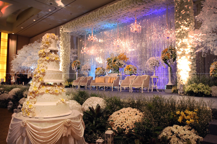 Mario & Natalia's Wedding; Decorated by Lotus Design; Located in Ritz Carlton Pacific Place; Lighting by Lightworks