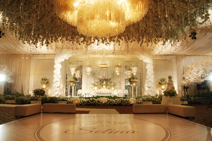 Jerry & Selina's Wedding ; Decorated by Nefi Decor; Located in Hotel Mulia; Lighting by Lightworks