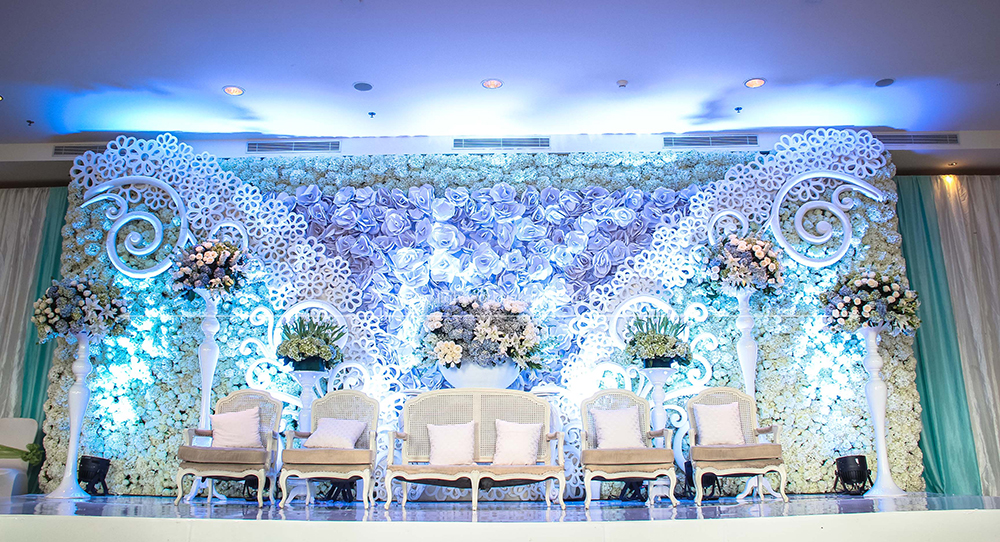 Mario and Olivia’s Wedding: Venue at Hotel Ritz Charlton Pacific Place: Decoration by Lotus: Lighting by Lightworks