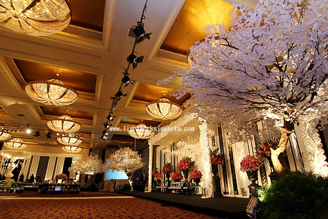 Nina and Erwin’s Wedding Day; Venue at Hotel Mulia; Decoration by Nefi Decoration; Lighting by Lightworks