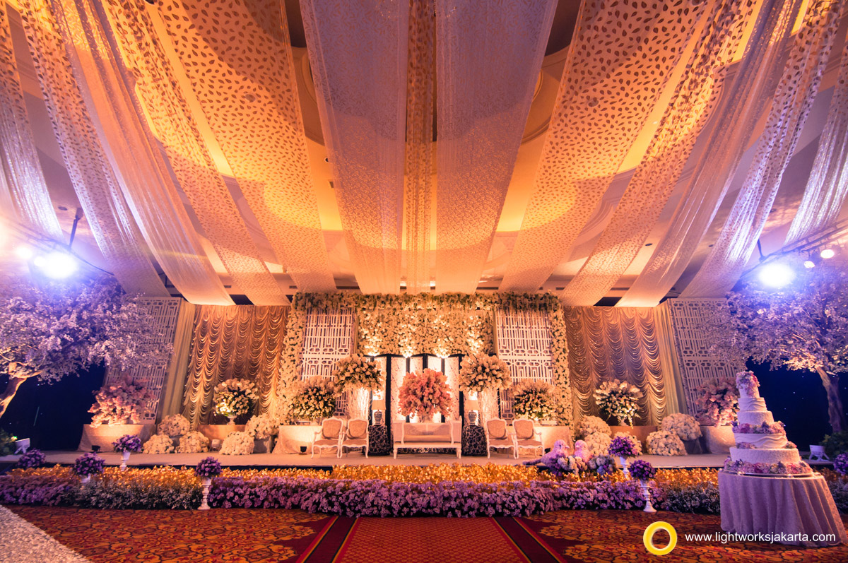 Irvan and Elfa's Wedding; Venue at Ritz Carlton Kuningan; Decoration by Steve Decoration; Lighting by Lightworks