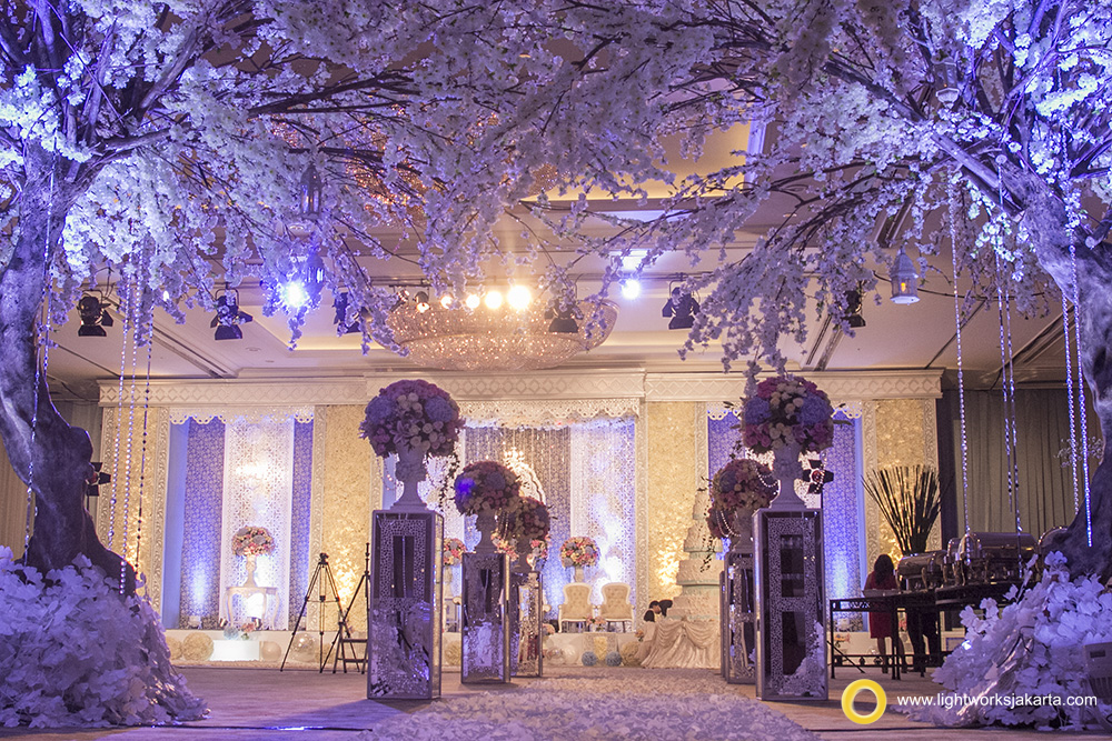 Yerick and Sabrina's Wedding Reception; Venue at Shangri-La Hotel; Organized by Kenisha Wedding Organizer; Decoration by Grasida Decoration; Lighting by Lightworks