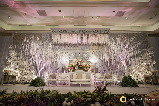 Raymond and Karina's Wedding Reception; Venue at JW Marriot; Decoration by HuE Decoration; Lighting by Lightworks