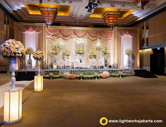 Tommy and Sally's Wedding Reception | Venue at Grand Hyatt Hotel | Decoration by Grasida Decoration | Lighting by Lightworks