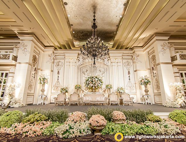 Dixcen and Winny's Wedding Reception | Venue at Grand Ballroom Kempinski Hotel Jakarta | Organized by Eugene WO | Cake by Timothy Cake | Entertainment by Andrew Lee Entertainment | Sound by Soundworks | Decoration by Lotus Design | Lighting by Lightworks