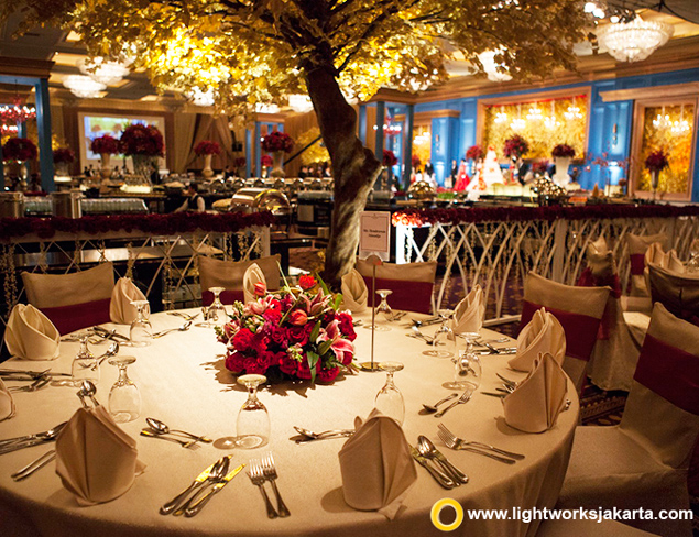 Nikko and Irene's Wedding Reception | Venue at Hotel Mulia, Jakarta | Organized by Flair WO | Entertainment by Andrew Lee Entertainment | Photography by Wiki Lee | Video bt The Big Films | Master of Ceremony by Daddo Parus | Decoration by Lotus Design | Lighting by Lightworks