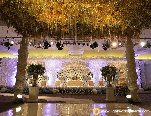 Andri and Marissa's Wedding Reception | Venue at Intercontinental Hotel, Jakarta | Decoration by Vica Decor | Lighting by Lightworks