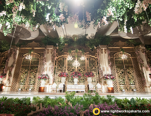 Qoorina and Rifki's Wedding Reception | Venue at The Ritz-Carlton Pacific Place Jakarta | Organized by By Faith Credo Planner | Cake by LeNovelle Cake | Entertainment by Andrew Lee Entertainment | Photography by David Salim Photography | Decoration by Lavender Decoration | Lighting by Lightworks