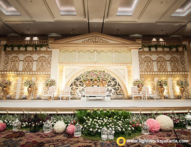 Aditya and Rika's Wedding Reception | Venue at Fairmont Hotel | Organizer by One Heart Wedding Jakarta | Entertainment by Major Seventh | Decoration by White Pearl Decoration | Lighting by Lightworks