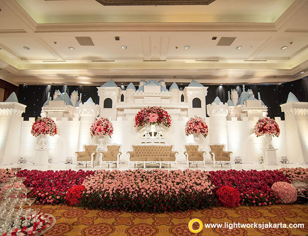 Marvin and Dewi’s Wedding Reception | Venue at JW Marriott Hotel Jakarta | Organised by Eterna Project | Photo by Antheia Photography | Gown by The Wedding Boutique Jakarta | Make Up by Susy Kleo | Accessories by Rinaldy A. Yunardi | Decoration by Vica Decoration | Lighting by Lightworks