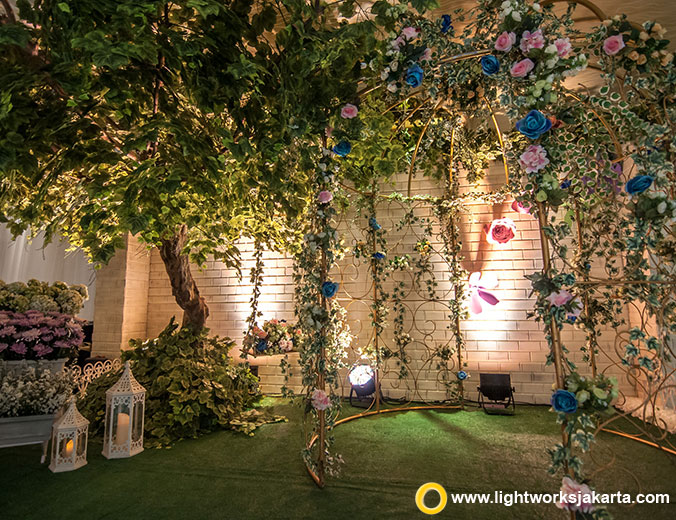 William and Indah’s Wedding Reception | Venue at Thamrin Nine Ballroom | Organised by Accent WO | Gown by Imelda Hudiyono | Make Up by Winnie Neuman | Cake by Eiffel Cake | Decoration by Grasida Decoration | Lighting by Lightworks