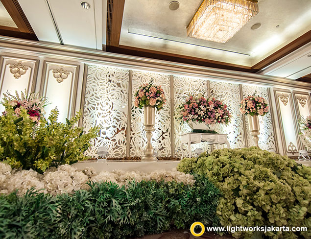 Ted and Evinda Wedding Reception | Venue at Mandarin Oriental, Jakarta | Decoration by Lotus Design | Lighting by Lightworks