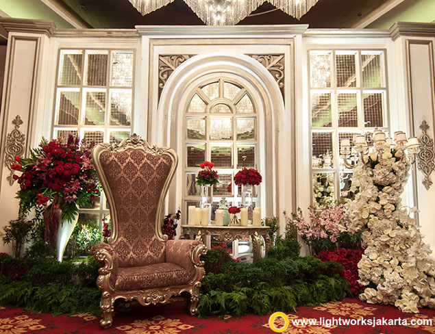 Leo and Sari’s Wedding Reception | Venue at The Ritz-Carlton Jakarta, Pacific Place | Photo by Antheia Photography | Gown by Winda Halomoan | Make Up by Winnie Neuman | Accessories by Rinaldy A. Yunardi | Decoration by Lotus Design | Lighting by Lightworks