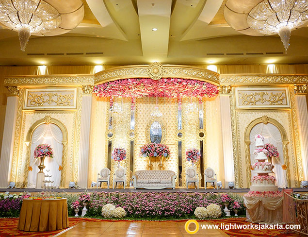 Fendy and Marcy’s Wedding Reception | Venue at The Ritz-Carlton Jakarta, Pacific Place | Decoration by Grasida Decoration | Lighting by Lightworks