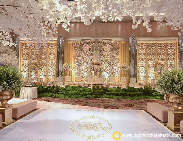 Andre and Meiriawaty’s Wedding Reception | Venue at Fairmont Jakarta | Organised by One Heart Wedding Jakarta | Make Up by Liza from Lu’Vaze | Photo and Video by Monopictura | Entertainment by V and A Entertainment | Cake by LeNovelle Cake | Decoration by Nefi Decor | Lighting by Lightworks