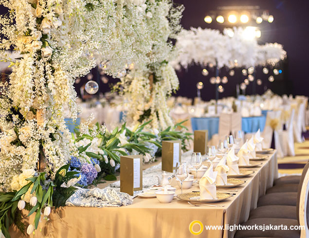 Jonathan and Cindy’s Wedding Reception | Venue at Raffles Jakarta | Organised by The DayZ Wedding Planner | Photo by Vow Pictures | Video by Wimo Production | Gown and Make Up by Ivory Bridal Jakarta | Suit by Sas Tailor | Cake by Gordon Blue Wedding | Decoration by Steve Decor | Lighting by Lightworks