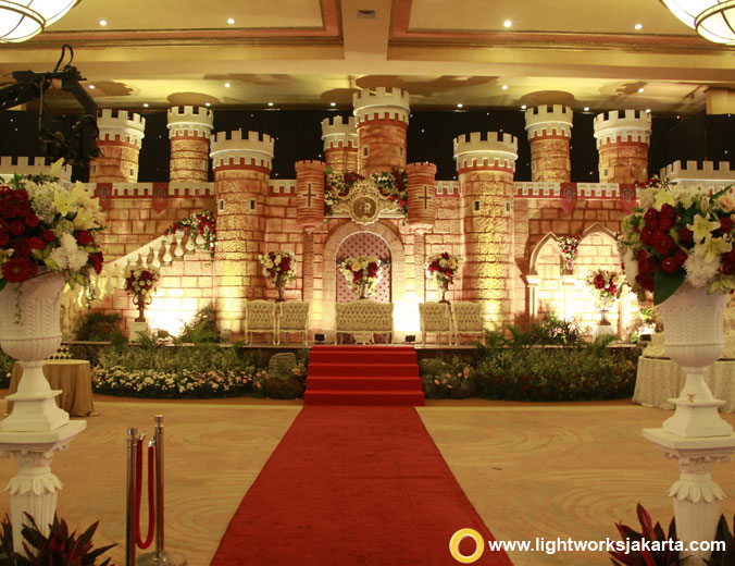 Angga and Roselia’s wedding reception | Venue at Balai Samudra | Catering by Alfabeth | Bridal gown by Hiantjen | Make up by Donny Liem | Decoration by Lily Vicky | Photo and video by Maximus | Entertainment by Kana | Wedding cake by LeNovelle Cake | Lighting by Lightworks Jakarta