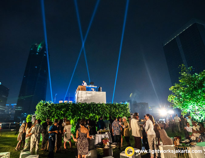 Ezra, Tience Sumartini, and Johanna Brismar Skoog Birthday Party | Venue at Rooftops of Four Seasons Jakarta | Decoration by Eikona Design | Lighting by Lightworks Jakarta