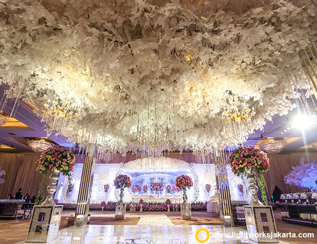 Wahyu and Caroline Wedding’s Reception | Venue at Hotel Mulia | Organised by Irene IWP | Photo and Video by Freyja Photography | Decoration by Grasida | Entertaiment by All Star Music | MC by Daddo Parus | Gown by Hiantjen | Tux by Agus Lim | Make Up by W2 Salon Indonesia | Accessories by Rinaldy A. Yunardi | Lighting by Lightworks Jakarta