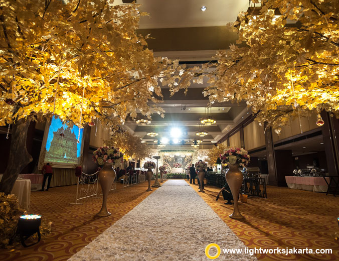 Putra and Felicia wedding reception | Venue at Hotel Borobudur Jakarta | Decoration by White Pearl Decoration | Lighting from Lightworks Jakarta