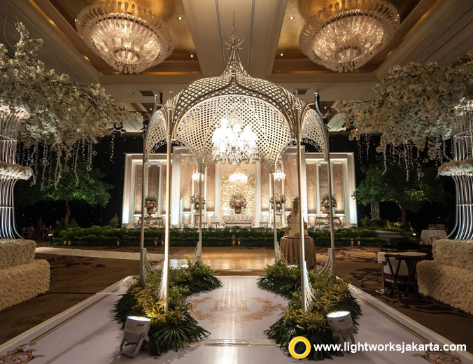 Nicholas and Yoscefine wedding reception | Venue at Hotel Mulia | Decoration by Nefi Decor | Lighting by Lightworks Jakarta