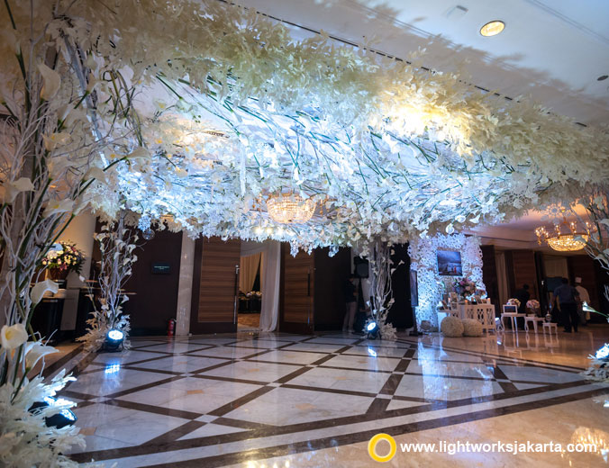 Collin and Rika wedding reception | Venue at Grand Hyatt Jakarta | Decoration by Elssy Design | Organised by Red Wedding Organizer | Wedding cake by Timothy Cake Jakarta | Lighting by Lightworks Jakarta
