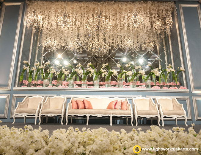 Juan and Gisela wedding reception | Venue at Hotel Fairmont Jakarta | Decoration by Lotus Design | Organised by One Heart Wedding Jakarta | Gown by Yefta Gunawan | Make up by Adi Adrian | Photo by Past, Present, Future Photo | Lighting by Lightworks