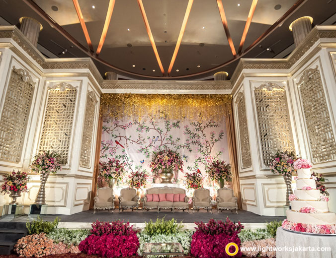 Emil and Grace wedding reception | Venue at Bali Room Kempinski Jakarta | Decoration by Lotus Design | Organised by Kenisha Wedding Organizer | Sound by Soundworks Jakarta | Photo and video by Clockwise Picture | MC are Michael Tjandra | Entertainment by Faire Entertainment | Lighting by Lightworks