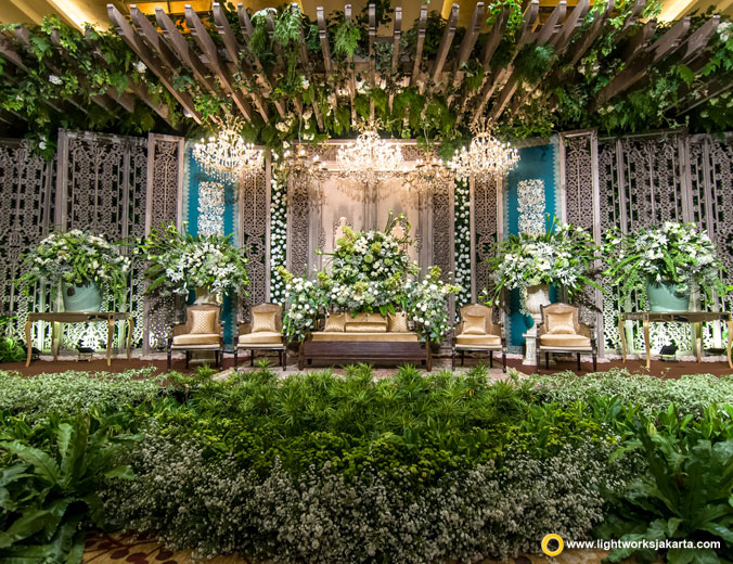 Abdul and Citra’s wedding reception | Venue at Grand Hyatt Jakarta | Decoration by Airy Designs | Organised by Artea Organizer | Lighting by Lightworks