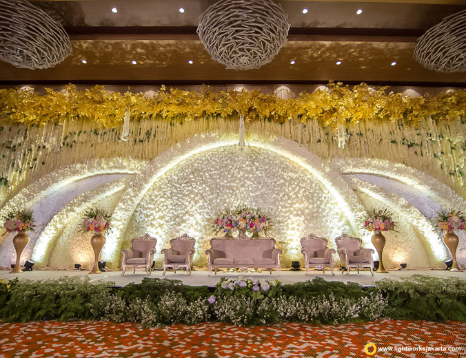 The wedding of Albert and Jocelyn | Venue at Grand Mercure Kemayoran | Decoration by White Pearl Decoration | Make up by Andy Chun | Lighting by Lightworks