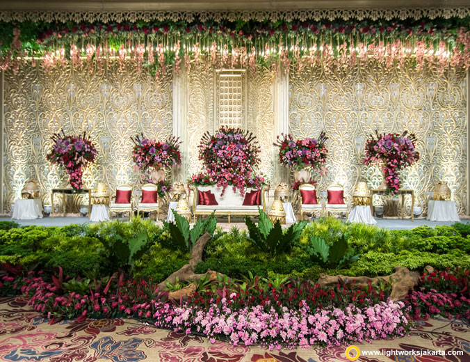 Novi and Tyo’s wedding reception | Venue at Fairmont Hotel Jakarta | Decoration by Airy Designs | Organised by One Heart Wedding Jakarta | Make up by Adi Adrian | Photo by Diera Bachir Photography | Dress by Didiet Maulana | Lighting by Lightworks