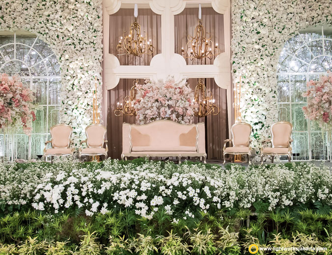 Sandy and Michelle’s wedding reception | Venue at Pullman Jakarta, Central Park | Decoration by Steve Decor | Lighting by Lightworks