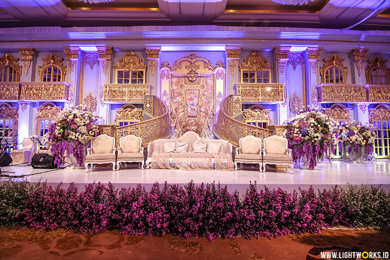 Wedding of Ifan and Nasya | Venue at Hotel Mulia | Decoration by Lavender Decoration | Organised by IDnCo WO | Photography by David Salim Photography | Crown by Rinaldy Yunardi | Gown by Sebastian Sposa | Invitation by Peonny Wedding Invitation | Souvenir by Joel Art Souvenir | Lighting by Lightworks