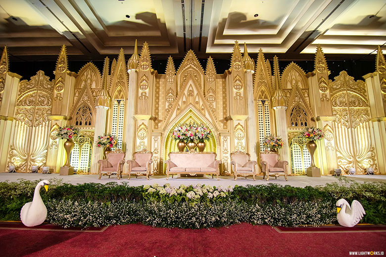 Jeff and Angel’s wedding | Venue at Pullman Jakarta Central Park | Decoration by White Pearl Decoration | Photography by Loxia Photography | MUA: Priscilla Myrna | Gown by Julia Sposa | Suit by Wong Hang Tailor | Organised by William and Friends | Lighting by Lightworks