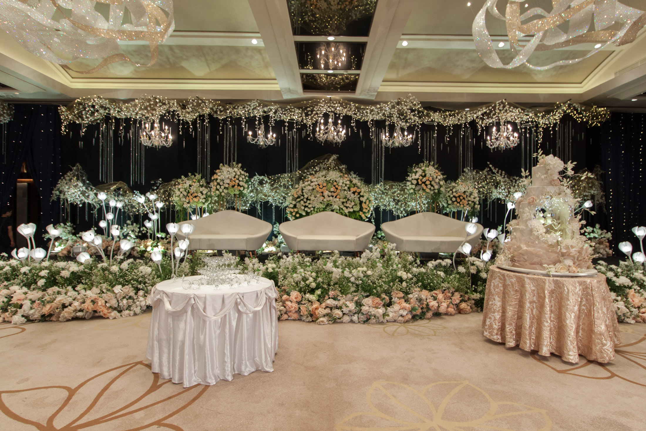 Ivan and Tania wedding | Venue at Ayana Mid Plaza | Decoration by DeSketsa Decoration